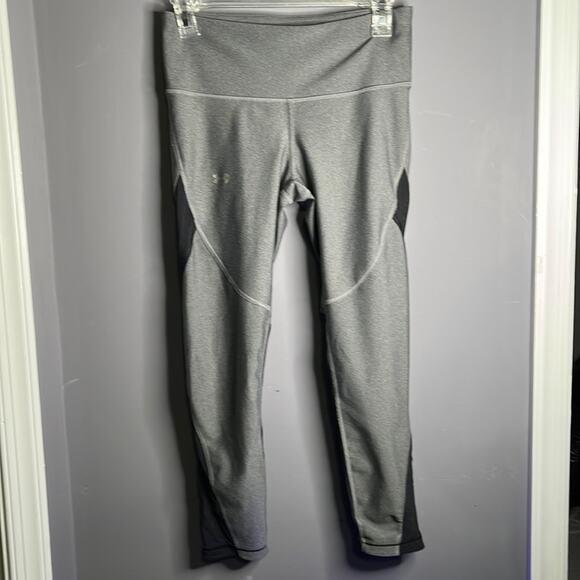 Under Armour Gray and Black Compression Cropped Leggings Size Medium - Picture 7 of 7